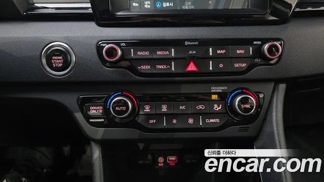 Kia Niro 2018 — фото 17
