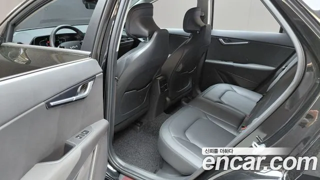 Kia Niro 2022 — фото 18