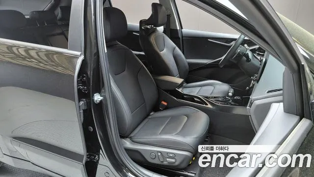 Kia Niro 2022 — фото 16