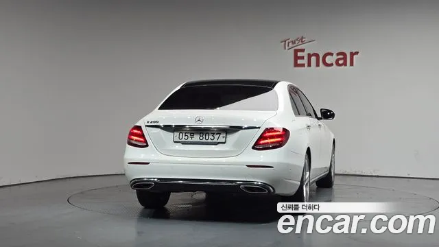 Mercedes-Benz E-Class 2018 — фото 4