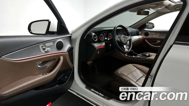 Mercedes-Benz E-Class 2018 — фото 10