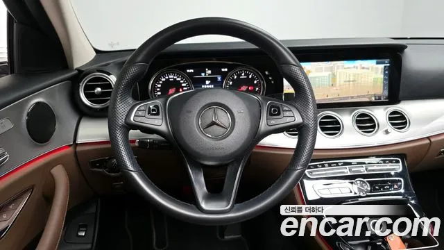 Mercedes-Benz E-Class 2018 — фото 13