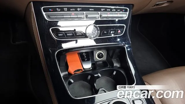 Mercedes-Benz E-Class 2018 — фото 17