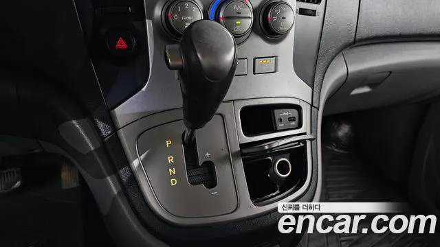 Hyundai Starex 2014 — фото 9