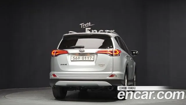 Toyota RAV4 2016 — фото 4