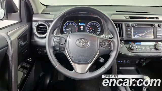Toyota RAV4 2016 — фото 13