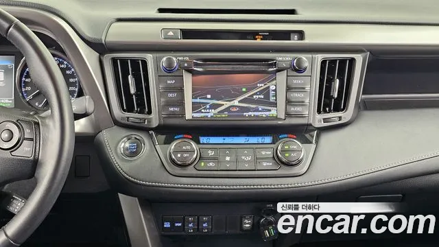 Toyota RAV4 2016 — фото 14