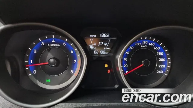 Hyundai AVANTE 2015 — фото 8