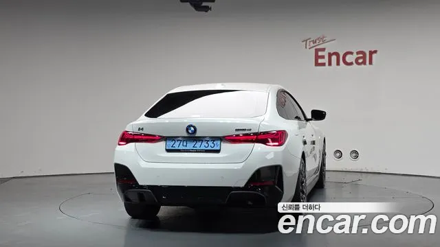 BMW i4 2025 — фото 3