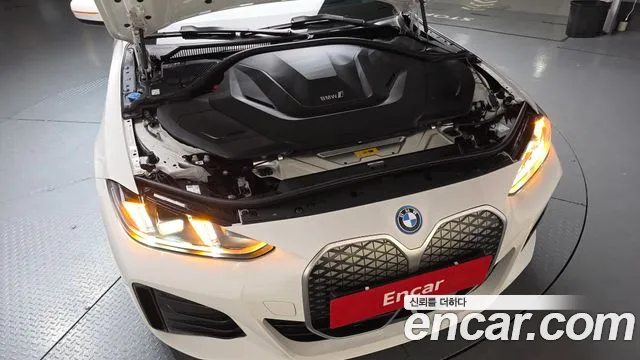 BMW i4 2025 — фото 5