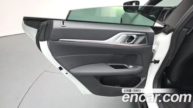 BMW i4 2025 — фото 14