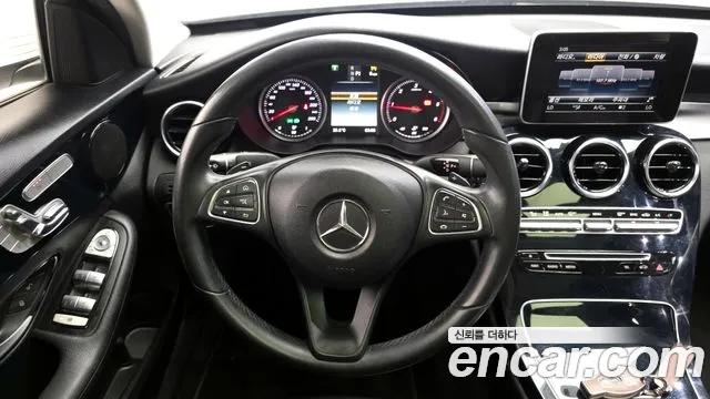 Mercedes-Benz C-Class 2018 — фото 13