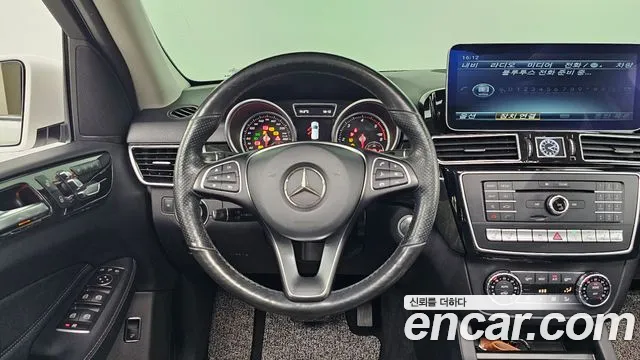 Mercedes-Benz GLE-Class 2017 — фото 18