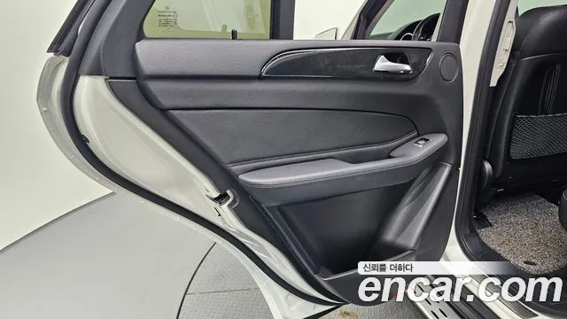 Mercedes-Benz GLE-Class 2017 — фото 15