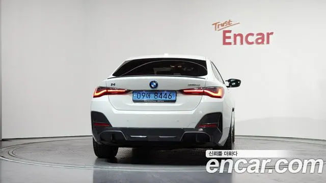 BMW i4 2022 — фото 3