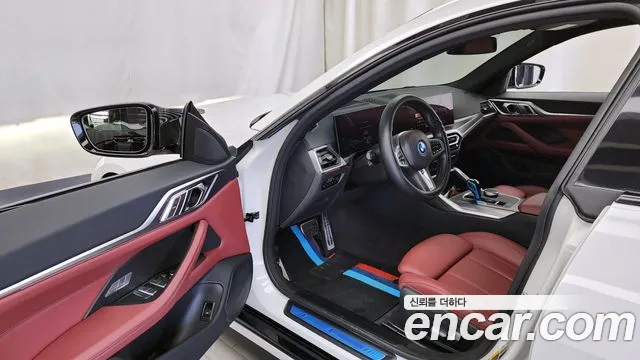 BMW i4 2022 — фото 12