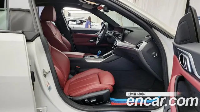 BMW i4 2022 — фото 16