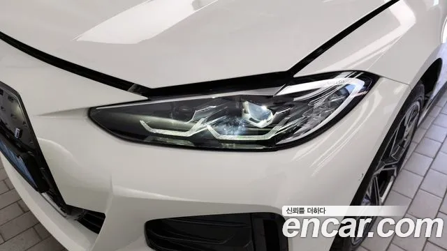 BMW i4 2022 — фото 7