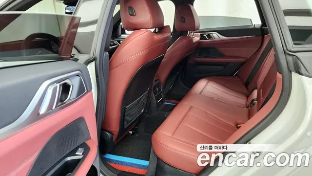 BMW i4 2022 — фото 15