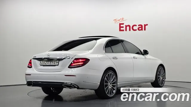 Mercedes-Benz E-Class 2017 — фото 2