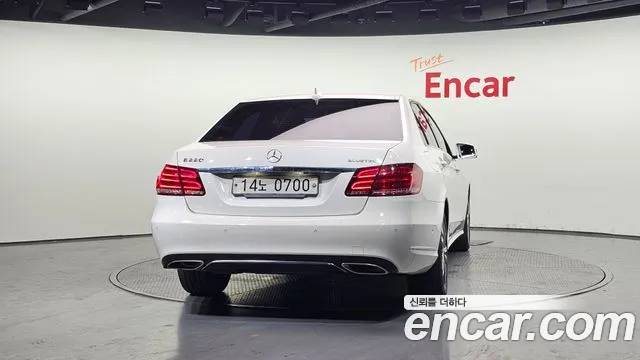 Mercedes-Benz E-Class 2016 — фото 4
