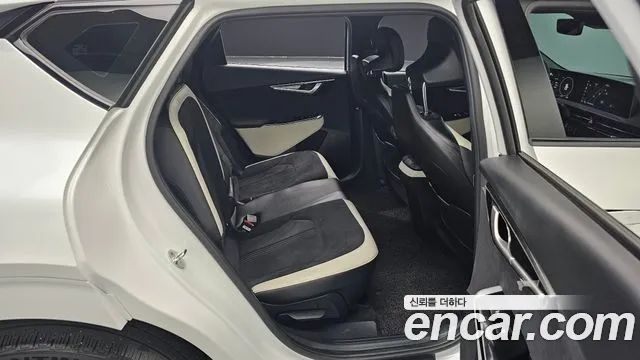 Kia EV6 2023 — фото 17