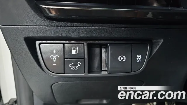 Kia EV6 2023 — фото 25