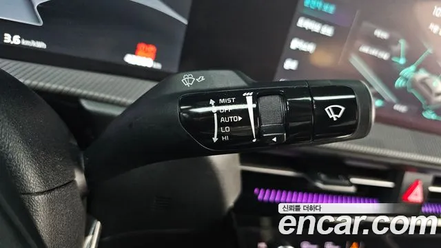 Kia EV6 2023 — фото 26