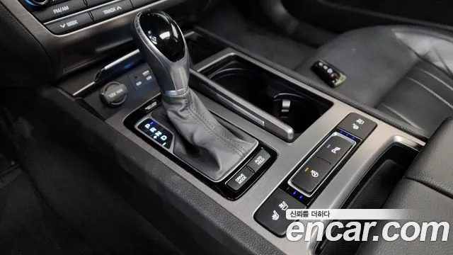 Hyundai Genesis 2016 — фото 9