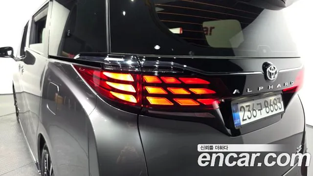 Toyota Alphard 2025 — фото 9