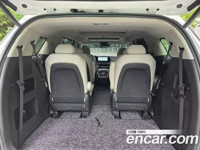 Kia Canival 2022 — фото 10