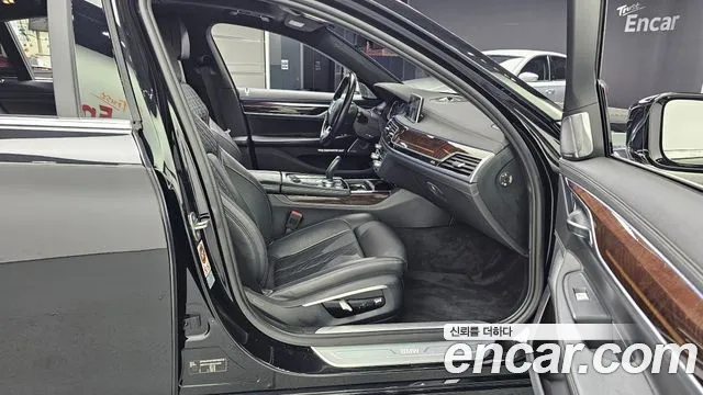BMW 7-Series 2016 — фото 11