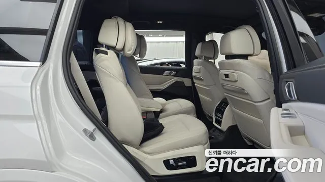 BMW X7 2025 — фото 12