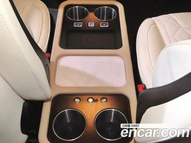 Mercedes-Benz V-Class 2020 — фото 13