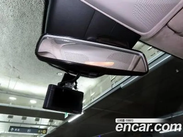 Mercedes-Benz V-Class 2020 — фото 16