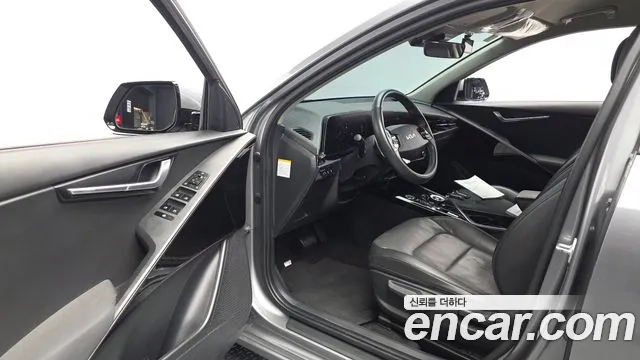 Kia Niro 2023 — фото 10