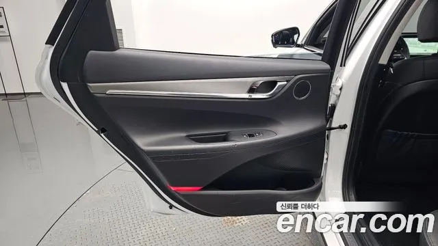 Hyundai Grandeur 2022 — фото 15