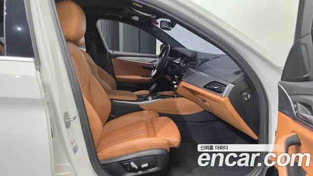 BMW 5-Series 2018 — фото 11