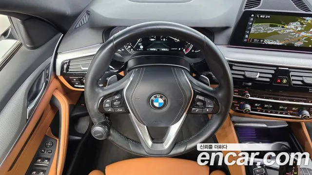 BMW 5-Series 2018 — фото 13