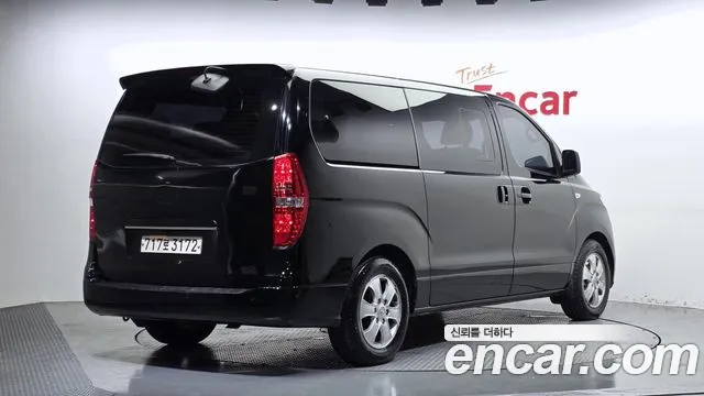 Hyundai Starex 2019 — фото 2