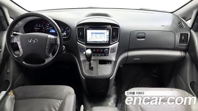 Hyundai Starex 2019 — фото 10