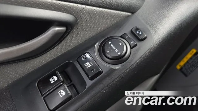 Hyundai Starex 2019 — фото 25