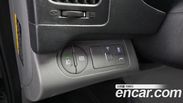 Hyundai Starex 2019 — фото 27
