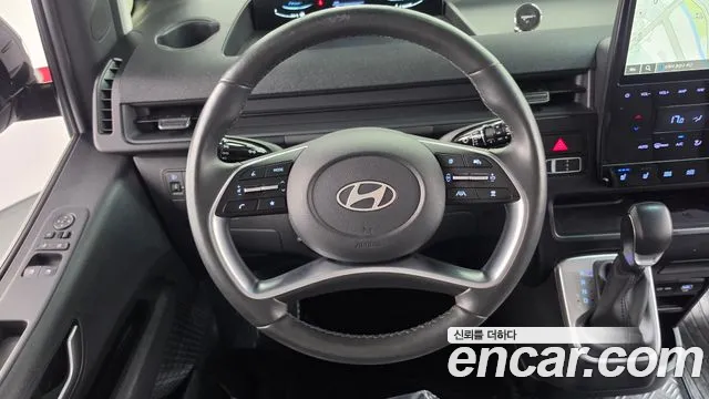 Hyundai Staria 2025 — фото 19