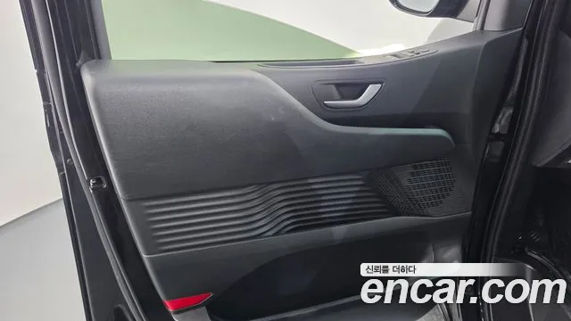 Hyundai Staria 2025 — фото 15