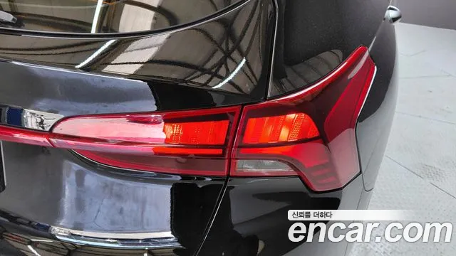 Hyundai Santafe 2023 — фото 9
