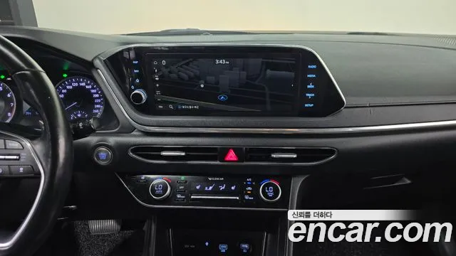 Hyundai Sonata 2021 — фото 19
