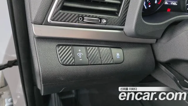 Hyundai AVANTE 2017 — фото 12