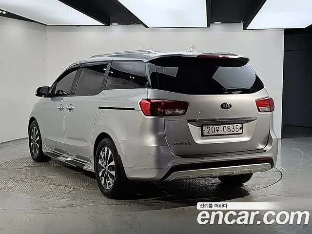 Kia Canival 2017 — фото 2