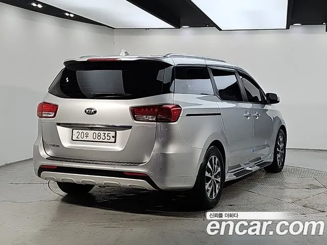 Kia Canival 2017 — фото 3